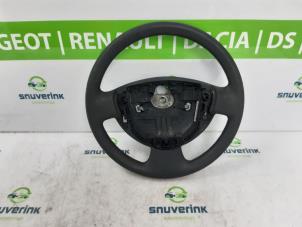 Used Steering wheel Renault Twingo II (CN) 1.2 Price € 50,00 Margin scheme offered by Snuverink Autodemontage