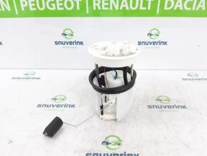 Usados Bomba eléctrica de combustible Mazda CX-3 2.0 SkyActiv-G 121 Precio € 75,00 Norma de margen ofrecido por Snuverink Autodemontage