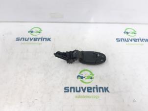 Used Steering wheel mounted radio control Peugeot Partner (GC/GF/GG/GJ/GK) 1.6 HDI 90 Price € 25,00 Margin scheme offered by Snuverink Autodemontage