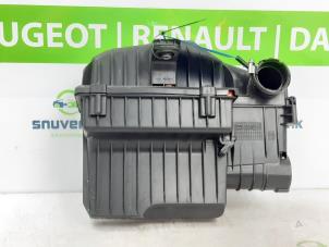 Używane Obudowa filtra powietrza Peugeot 308 (L3/L8/LB/LH/LP) 1.2 12V VTi PureTech 82 Cena € 25,00 Procedura marży oferowane przez Snuverink Autodemontage