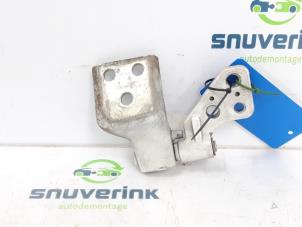 Used Rear door hinge, right Peugeot Partner (GC/GF/GG/GJ/GK) 1.6 HDI 90 Price on request offered by Snuverink Autodemontage