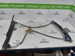 Used Window mechanism 2-door, front right Renault Laguna Coupé (DT) 2.0 Turbo 16V GT Price on request offered by Snuverink Autodemontage