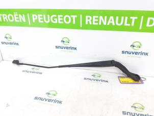 Used Front wiper arm Fiat Ducato (250) 2.3 D 150 Multijet Price € 30,25 Inclusive VAT offered by Snuverink Autodemontage