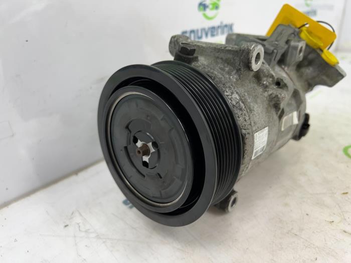 Air conditioning pump from a Renault Megane III Coupe (DZ) 2.0 16V TCe 180 2012