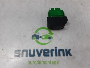 Used Electric window switch Peugeot 107 1.0 12V Price € 15,00 Margin scheme offered by Snuverink Autodemontage