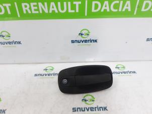 Używane Uchwyt drzwi lewych wersja 2-drzwiowa Renault Trafic New (FL) 2.0 dCi 16V 90 Cena € 30,25 Z VAT oferowane przez Snuverink Autodemontage