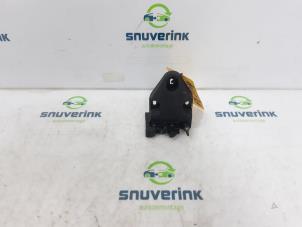 Used Tailgate lock mechanism Renault Trafic New (FL) 2.0 dCi 16V 90 Price € 30,25 Inclusive VAT offered by Snuverink Autodemontage