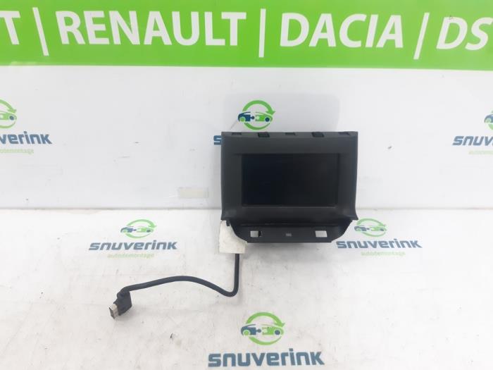 Begagnade Innerdisplay Renault Trafic New (FL) 2.0 dCi 16V 90 Pris € 54,45 Inklusive moms erbjuds av Snuverink Autodemontage