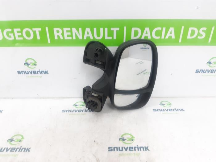 Wing mirror, right from a Renault Trafic New (FL) 2.0 dCi 16V 90 2009