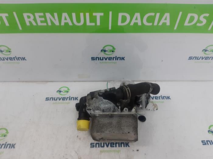 Oil filter housing from a Renault Trafic New (FL) 2.0 dCi 16V 90 2009