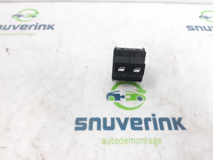Usados Interruptor combinado de ventanillas Citroen C4 Cactus (0B/0P) 1.2 PureTech 82 12V Precio € 24,99 Norma de margen ofrecido por Snuverink Autodemontage