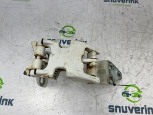 Used Tailgate hinge Fiat Ducato (250) 2.3 D 130 Multijet Minibus Extralongo Price € 48,40 Inclusive VAT offered by Snuverink Autodemontage