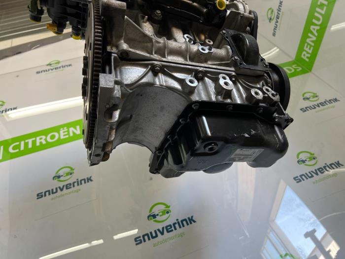 Motor from a Peugeot 5008 II (M4/MC/MJ/MR) 1.2 12V e-THP PureTech 130 2019