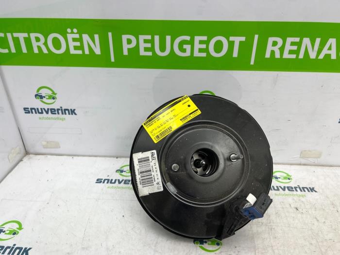 Begagnade Bromsservo Citroen C4 Cactus (0B/0P) 1.2 PureTech 82 12V Pris € 49,99 Marginaltabell erbjuds av Snuverink Autodemontage