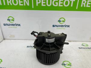 Used Heating and ventilation fan motor Citroen Jumper (U9) 2.2 HDi 150 Price € 90,75 Inclusive VAT offered by Snuverink Autodemontage