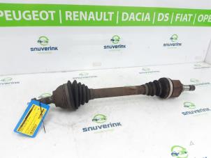 Used Front drive shaft, left Peugeot 3008 I (0U/HU) 1.6 VTI 16V Price € 25,00 Margin scheme offered by Snuverink Autodemontage