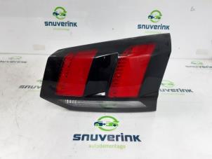 Używane Tylne swiatlo pozycyjne prawe Peugeot 5008 II (M4/MC/MJ/MR) 1.2 12V e-THP PureTech 130 Cena € 85,00 Procedura marży oferowane przez Snuverink Autodemontage