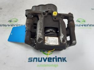 Used Rear brake calliper, left Peugeot 5008 II (M4/MC/MJ/MR) 1.2 12V e-THP PureTech 130 Price € 100,00 Margin scheme offered by Snuverink Autodemontage
