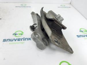 Used Engine mount Peugeot 5008 II (M4/MC/MJ/MR) 1.2 12V e-THP PureTech 130 Price € 40,00 Margin scheme offered by Snuverink Autodemontage