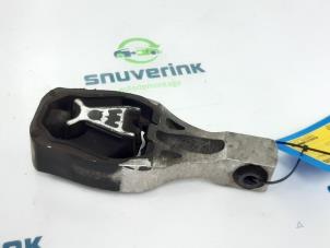 Used Engine mount Peugeot 5008 II (M4/MC/MJ/MR) 1.2 12V e-THP PureTech 130 Price € 30,00 Margin scheme offered by Snuverink Autodemontage