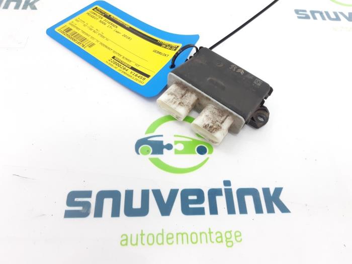 Usagé Ordinateur divers Peugeot 5008 II (M4/MC/MJ/MR) 1.2 12V e-THP PureTech 130 Prix € 76,48 Règlement à la marge proposé par Snuverink Autodemontage