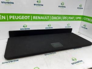 Usagé Revêtement sol Renault Megane IV Estate (RFBK) 1.2 Energy TCE 100 Prix sur demande proposé par Snuverink Autodemontage