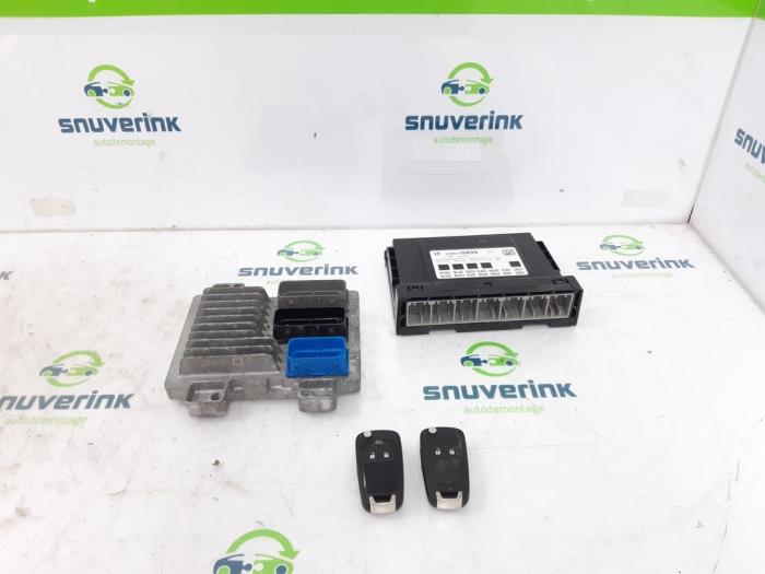 Used Engine management computer Opel Corsa E 1.4 16V Price € 224,98 Margin scheme offered by Snuverink Autodemontage