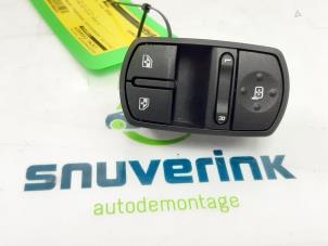 Usados Interruptor combinado de ventanillas Opel Corsa E 1.4 16V Precio de solicitud ofrecido por Snuverink Autodemontage