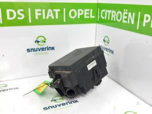 Używane Skrzynka bezpieczników Opel Corsa E 1.4 16V Cena € 50,00 Procedura marży oferowane przez Snuverink Autodemontage
