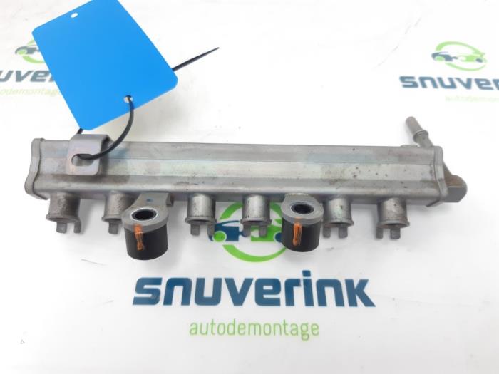 Usagé Système d'injection Peugeot 108 1.0 12V VVT-i Prix € 127,05 Prix TTC proposé par Snuverink Autodemontage