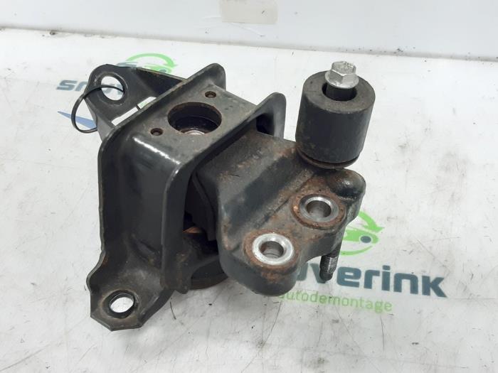 Used Engine mount Peugeot 108 1.0 12V VVT-i Price € 54,44 Inclusive VAT offered by Snuverink Autodemontage