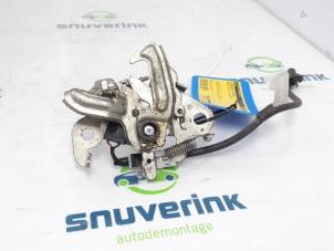 Used Bonnet lock mechanism Peugeot 108 1.0 12V VVT-i Price on request offered by Snuverink Autodemontage