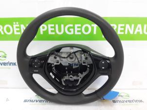 Używane Kierownica Peugeot 108 1.0 12V VVT-i Cena € 66,55 Z VAT oferowane przez Snuverink Autodemontage