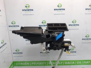 Usagé Boîtier chauffage Peugeot 108 1.0 12V VVT-i Prix € 151,25 Prix TTC proposé par Snuverink Autodemontage