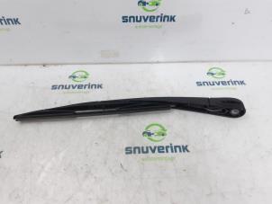 Used Rear wiper arm Renault Laguna III Estate (KT) 2.0 16V Price on request offered by Snuverink Autodemontage