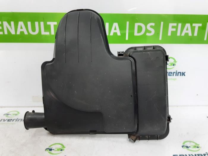 Begagnade Luftfilterhus Peugeot 107 1.0 12V Pris € 14,98 Marginaltabell erbjuds av Snuverink Autodemontage