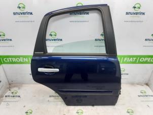 Używane Drzwi prawe tylne wersja 4-drzwiowa Citroen C3 (FC/FL/FT) 1.4 Cena € 80,00 Procedura marży oferowane przez Snuverink Autodemontage