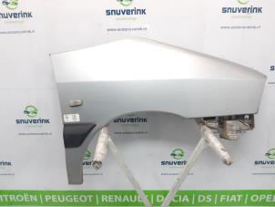 Used Front wing, right Peugeot Expert (222/224) 2.0 HDi 110 Price on request offered by Snuverink Autodemontage