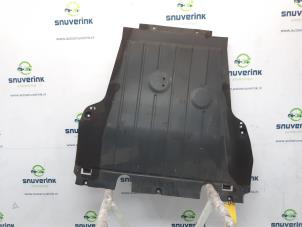 Used Engine protection panel Renault Clio IV (5R) 1.5 Energy dCi 90 FAP Price € 70,00 Margin scheme offered by Snuverink Autodemontage