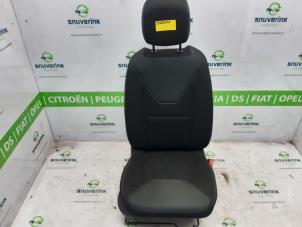 Używane Fotel prawy Renault Clio IV (5R) 1.5 Energy dCi 90 FAP Cena € 100,00 Procedura marży oferowane przez Snuverink Autodemontage