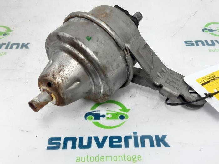 Used Engine mount BMW Mini (R50/53) 1.6 16V Cooper Price € 25,00 Margin scheme offered by Snuverink Autodemontage