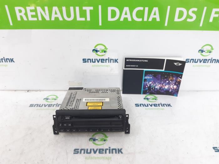 Używane Radio BMW Mini (R50/53) 1.6 16V Cooper Cena € 114,74 Procedura marży oferowane przez Snuverink Autodemontage