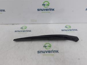 Used Rear wiper arm Renault Megane III Grandtour (KZ) 1.5 dCi 110 Price on request offered by Snuverink Autodemontage