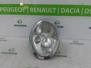 Used Headlight, right BMW Mini One/Cooper (R50) 1.6 16V Cooper Price € 90,00 Margin scheme offered by Snuverink Autodemontage