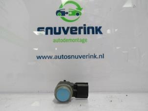 Used PDC Sensor Renault Twingo III (AH) ZE R80 Price € 25,00 Margin scheme offered by Snuverink Autodemontage