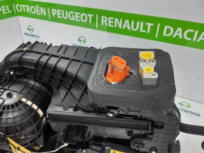 Cuerpo de calefactor de un Renault Twingo III (AH) ZE R80 2021