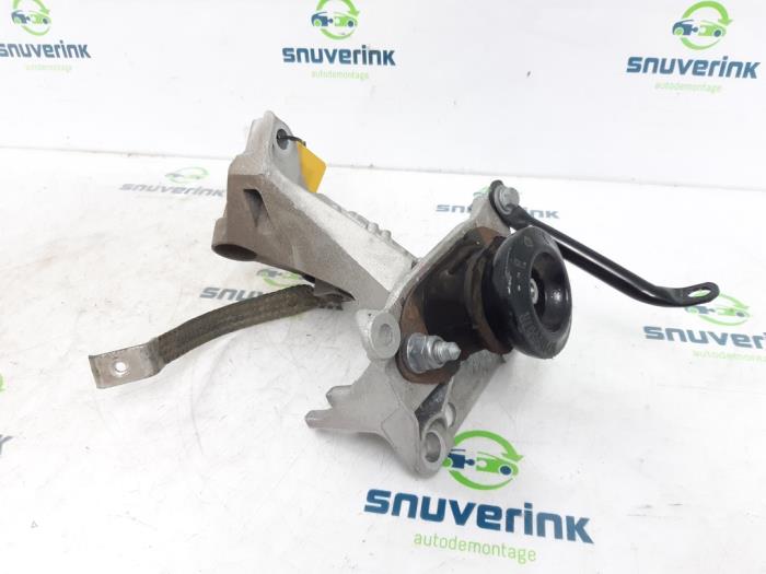 Used Engine mount Renault Twingo III (AH) ZE R80 Price € 30,00 Margin scheme offered by Snuverink Autodemontage