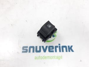 Used Electric window switch Renault Twingo III (AH) ZE R80 Price € 20,00 Margin scheme offered by Snuverink Autodemontage