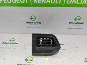 Used Dashboard vent Renault Master IV (MA/MB/MC/MD/MH/MF/MG/MH) 2.3 dCi 135 16V FWD Price € 42,35 Inclusive VAT offered by Snuverink Autodemontage