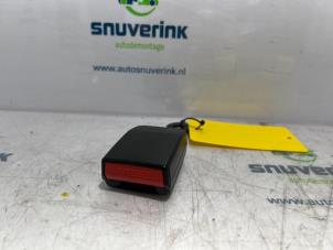 Used Front seatbelt buckle, right Renault Master IV (MA/MB/MC/MD/MH/MF/MG/MH) 2.3 dCi 135 16V FWD Price € 48,40 Inclusive VAT offered by Snuverink Autodemontage